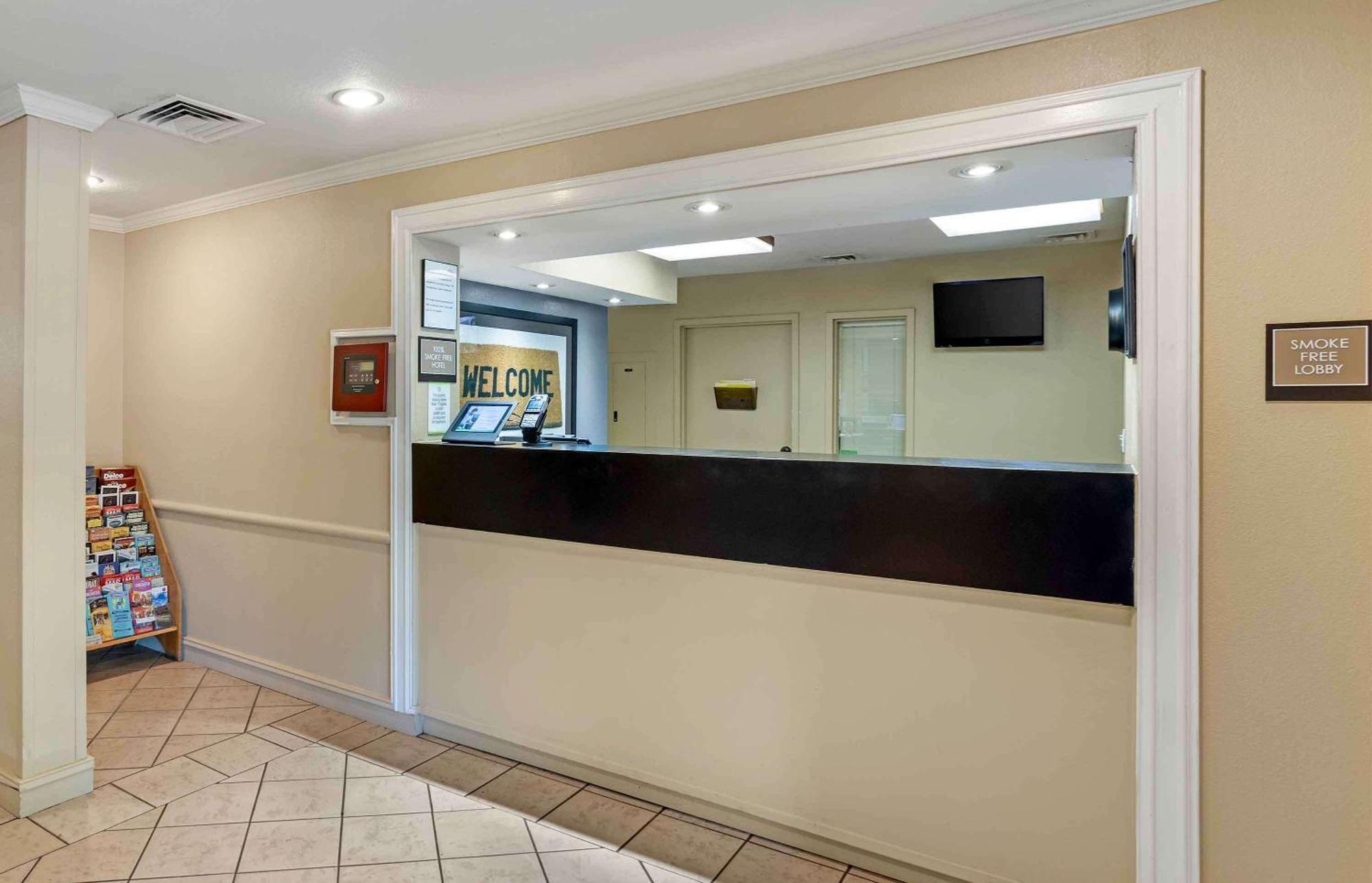 Extended America - Philadelphia - - Dresher Rd
